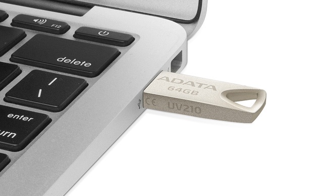 Memoria USB Adata UV210, 64GB, USB 2.0, Dorado Metálico SKU: AUV210-64G-RGD